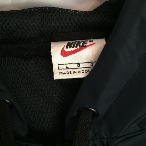 🛑SOLD🛑 black and blue vintage Nike logo  jacket - Picture 4 of 8